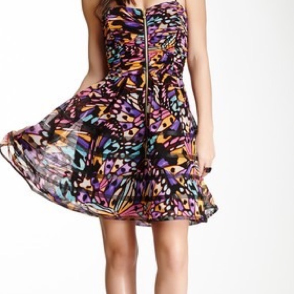 Betsey Johnson Dresses & Skirts - Betsey Johnson Colorful Strapless Dress Size 6